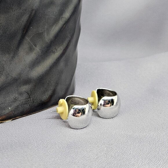 Silver tone, Wide Hoop, Post Earrings by Sarah Coventry Vintage (90s)  - 1/2" - Picture 7 of 8